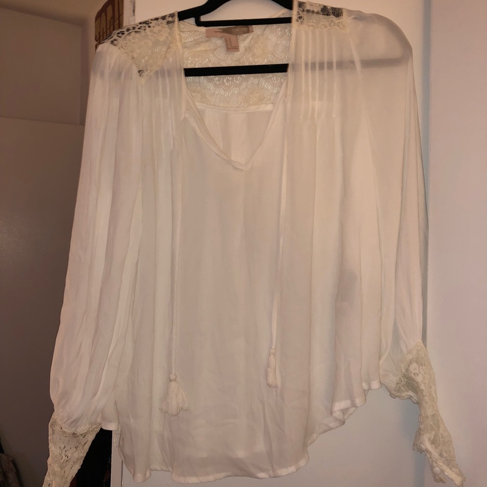 White long sleeve blouse